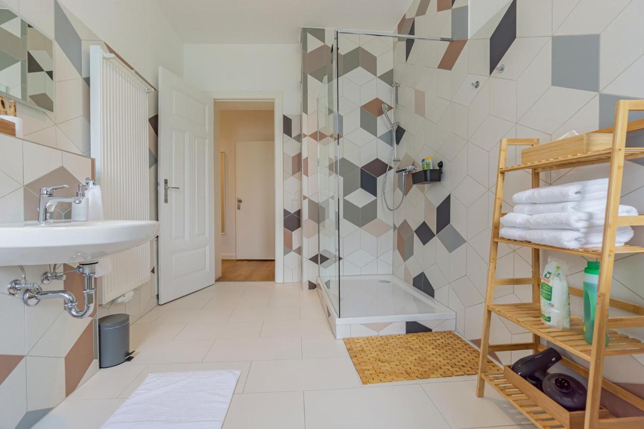 Modernes Apartment - Zentral, Ruhig, Wlan, Netflix, Kueche, Schreibtisch, Parkplatz, Waschtrockner Котбус Екстер'єр фото